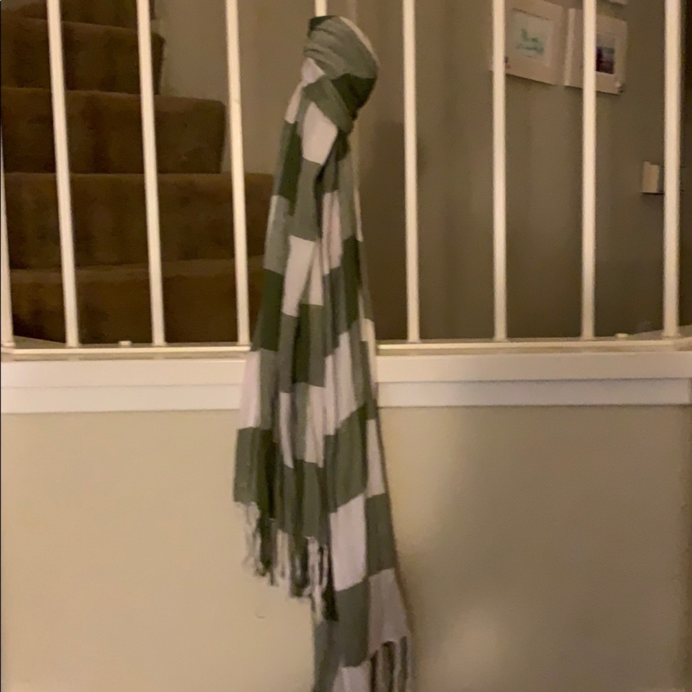 Green and white plaid scarf